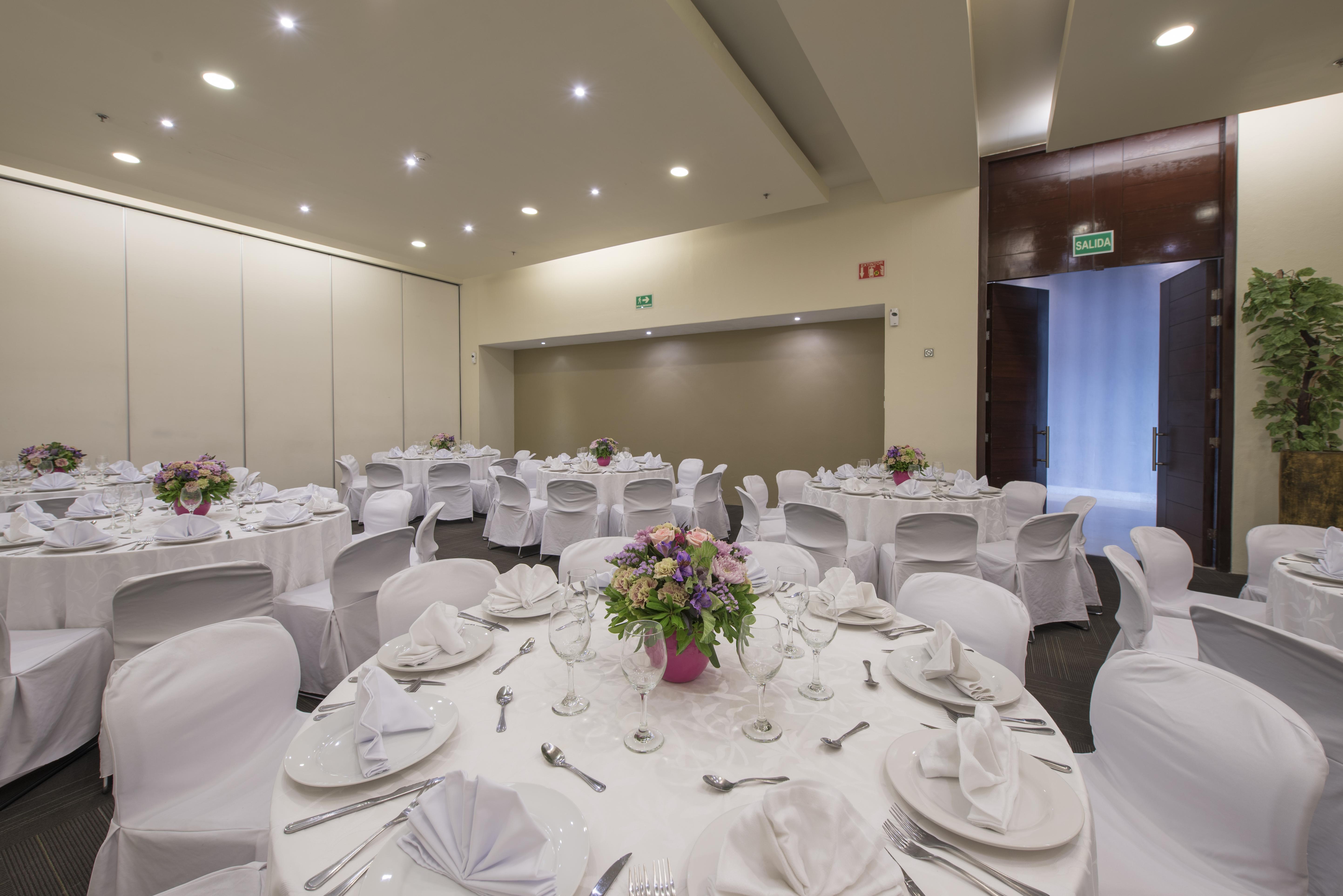 Victoria Ejecutivo Hotel กัวดาลาฮารา ภายนอก รูปภาพ