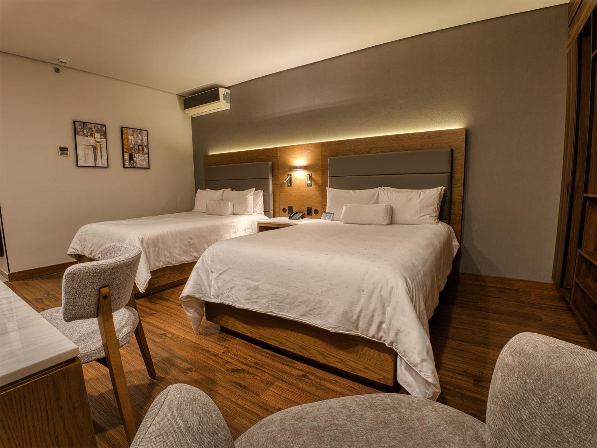 Victoria Ejecutivo Hotel กัวดาลาฮารา ภายนอก รูปภาพ