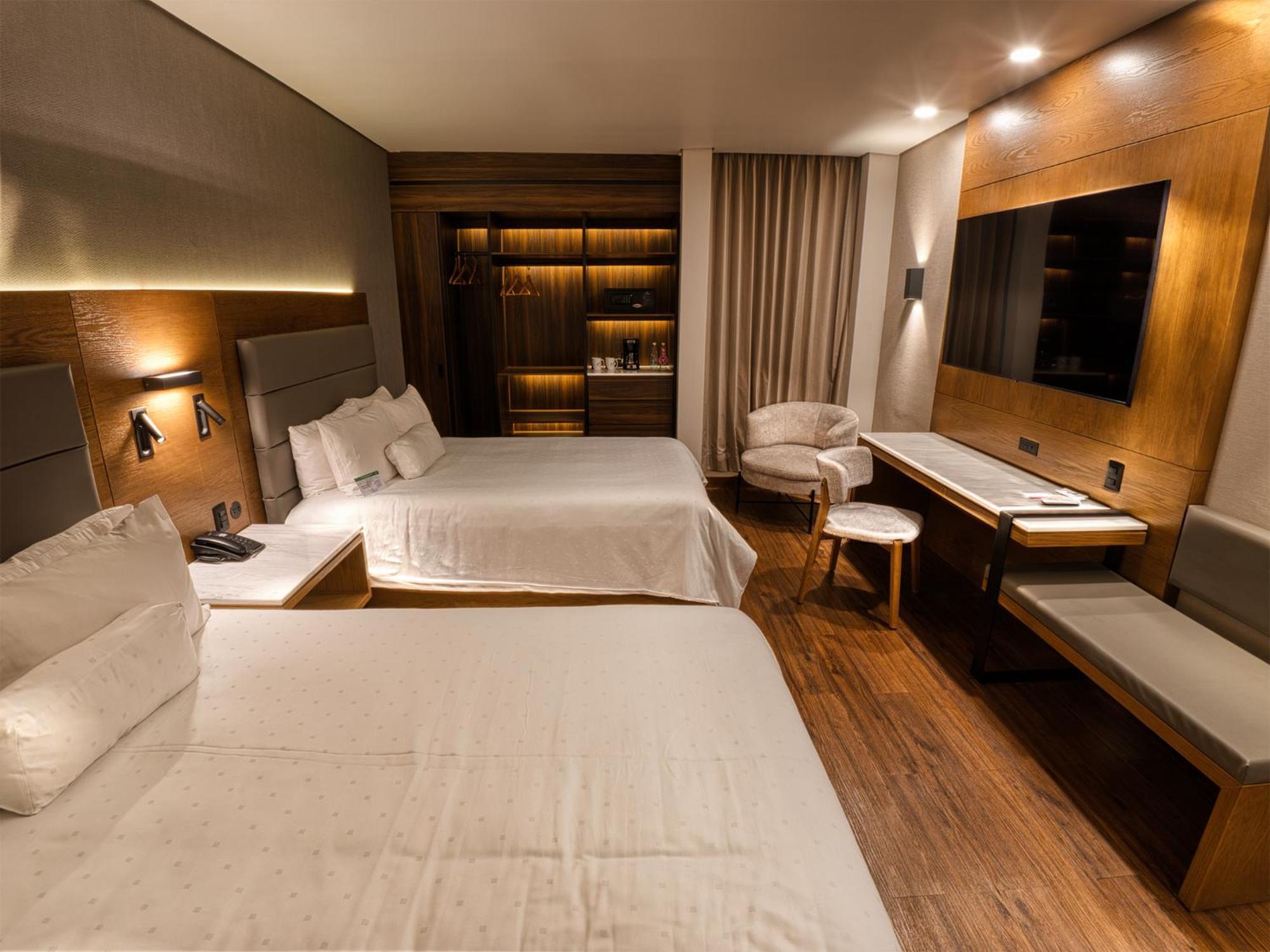 Victoria Ejecutivo Hotel กัวดาลาฮารา ภายนอก รูปภาพ